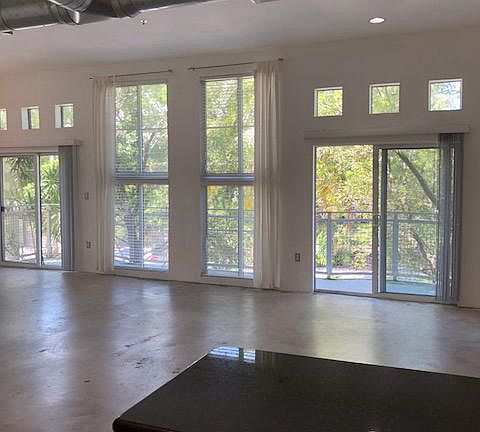 5th image of 460 NE 77th Street Rd APT 404