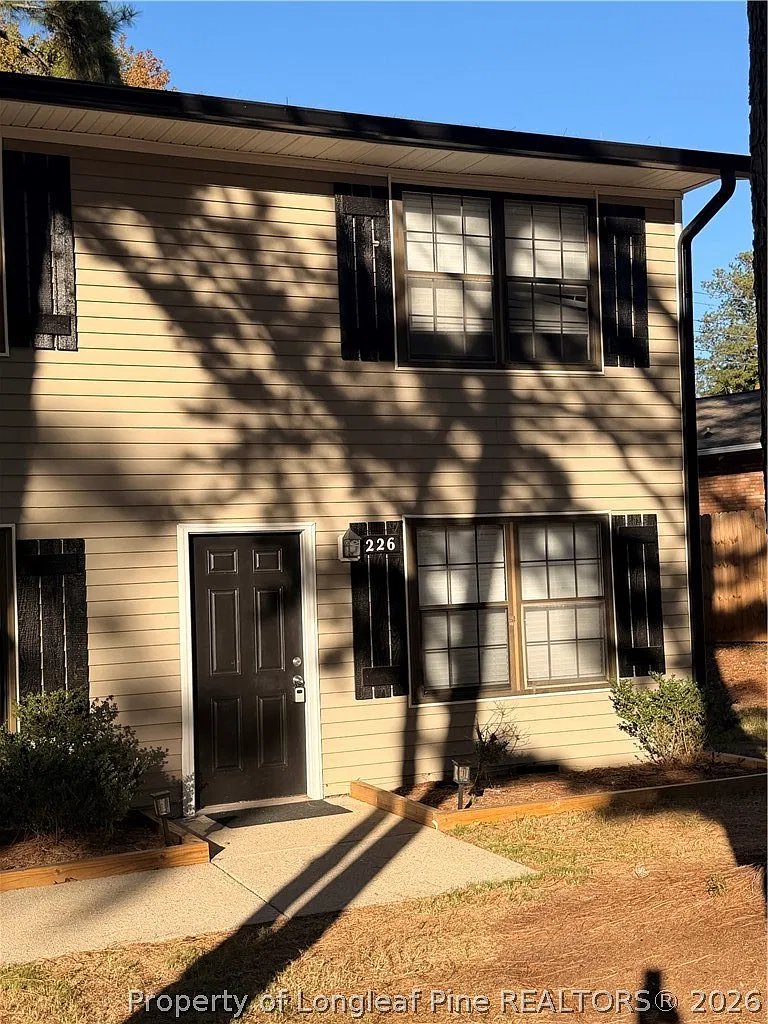 2 bed, 1.5 bath, 960 sqft, $1,695 — Photo 1