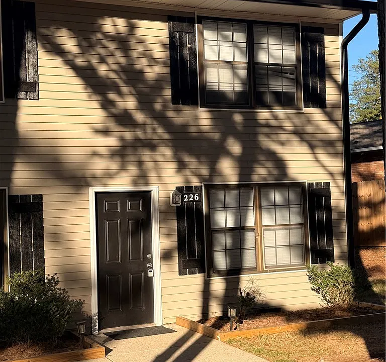 226 Adams St