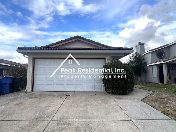 3rd image of 4833 Camino Royale Dr