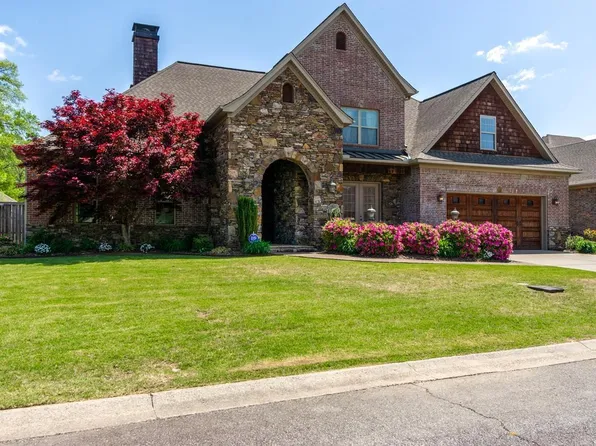 1130 Applewood Dr, Conway, AR 72034