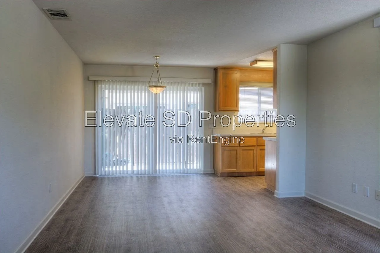 2 bed, 2.5 bath, 1250 sqft, $3,595 — Photo 4