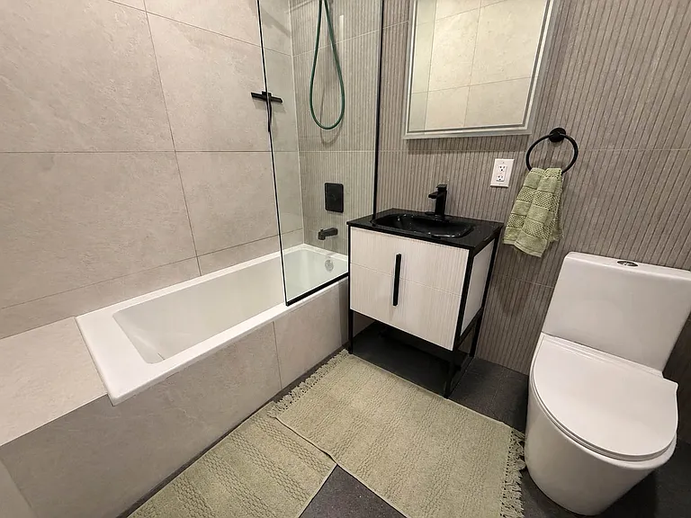 141 Montrose Ave #3C — Photo 9