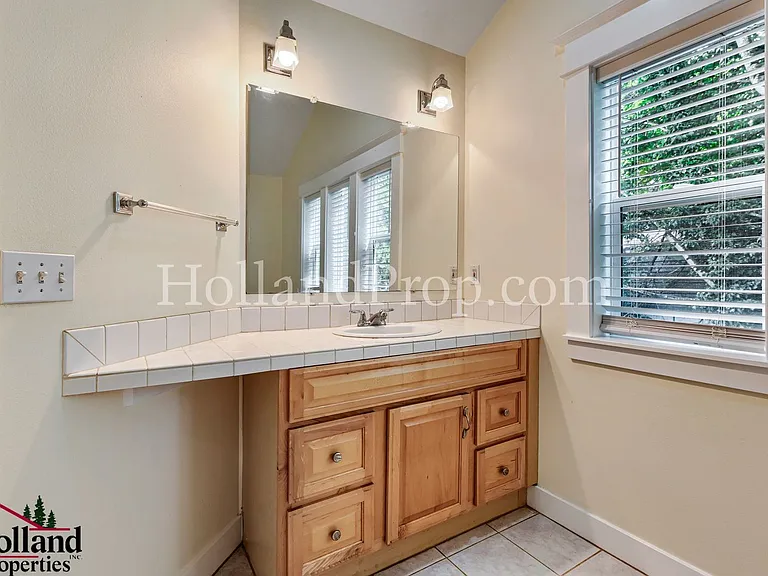 3228 SE Filbert St — Photo 21