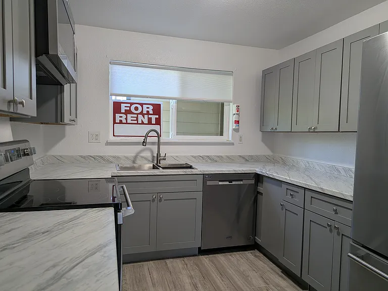 569 Sunset Ave #1 — Photo 8