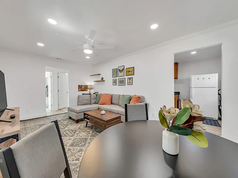 916 Poplar Ave — Photo 31