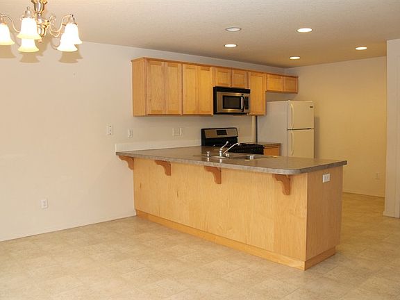 3rd image of 12600 NE 27th Way