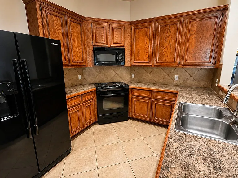 12018 Grace Hall Dr — Photo 4