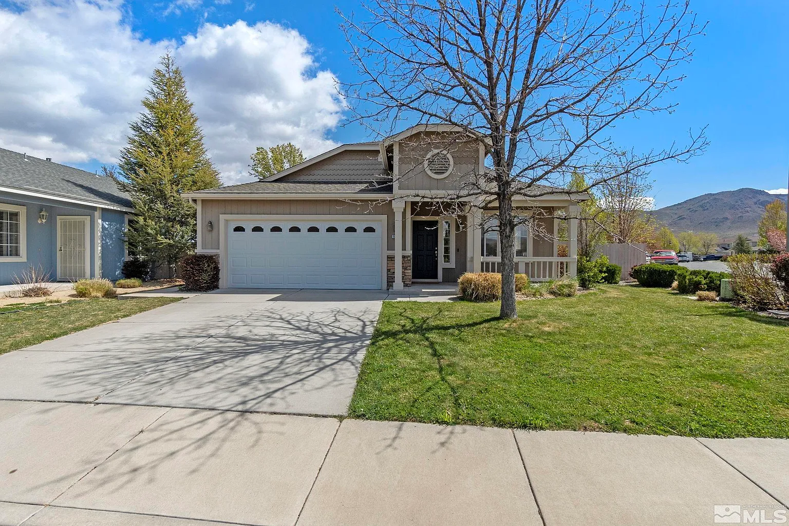 10090 Stonefield Dr photo 1