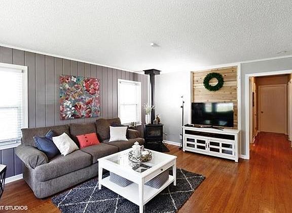 3rd image of 7717 Grand Ave