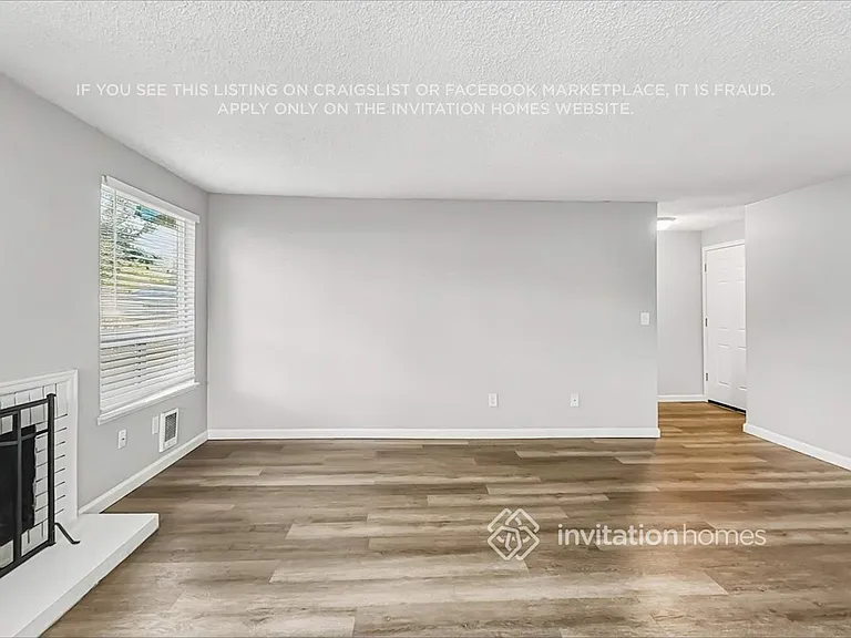 12428 42nd Ave NE — Photo 5