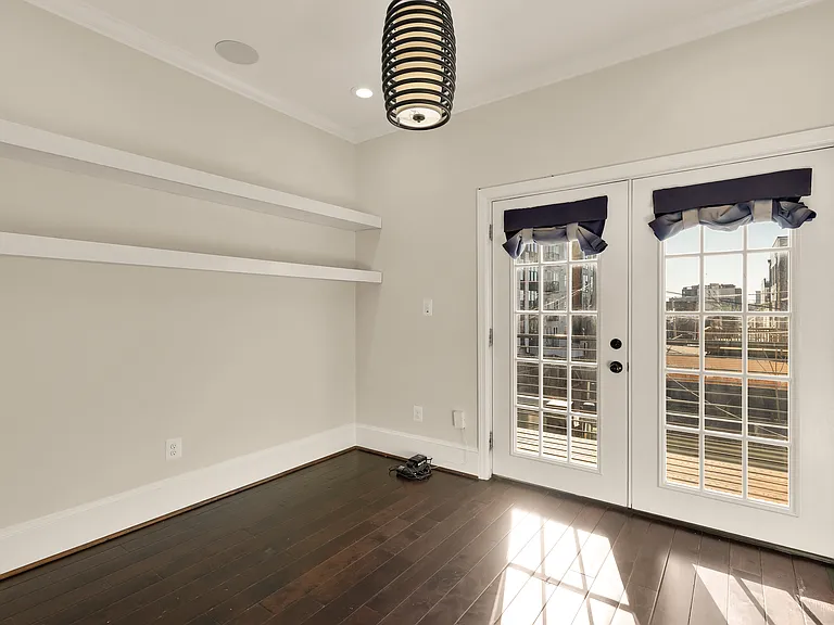 1609 Levis St NE — Photo 27