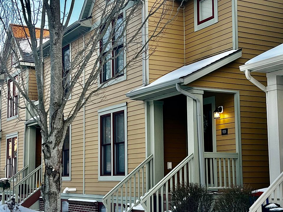 1st image of 920 Blodgett St SE