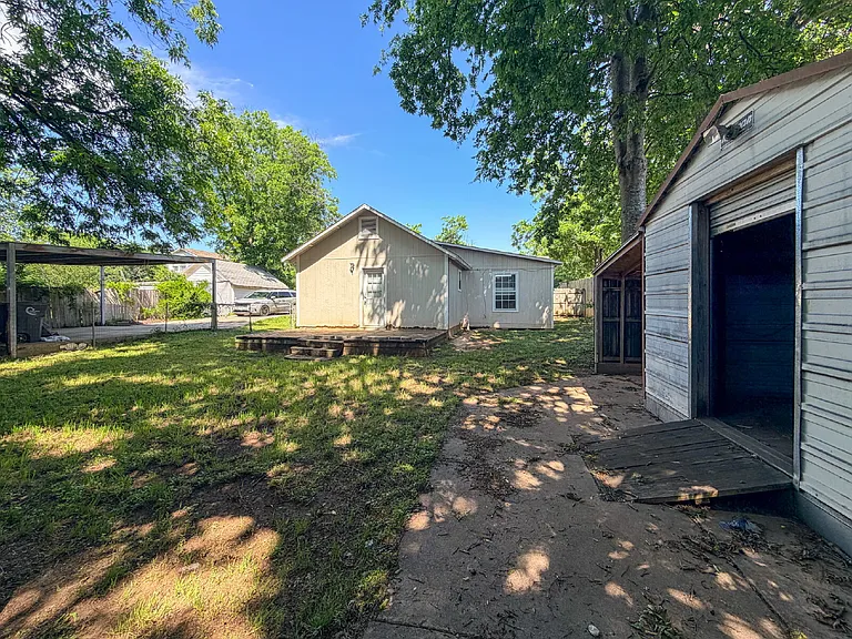 1705 N Robinson St — Photo 16