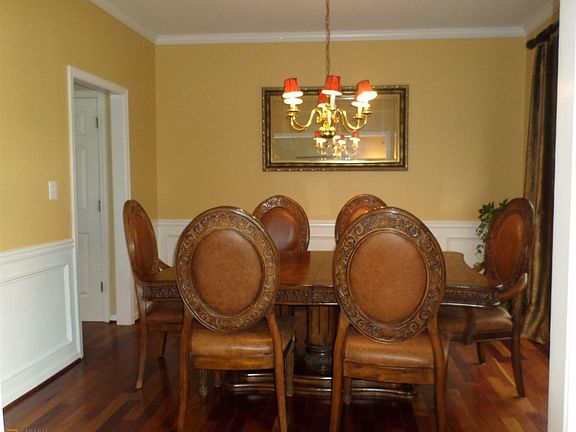 3rd image of 390 Georgian Hills Dr