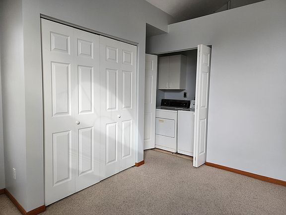 5th image of 928 W 4th St #1