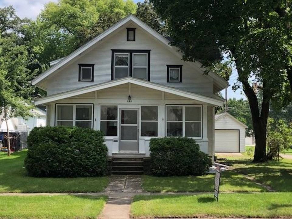 1st image of 205 S 12th St
