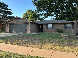 2319 NW Dunstan Ln, Lawton, OK 73505