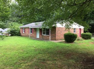 2 Godwin Ct, Greensboro, NC 27405