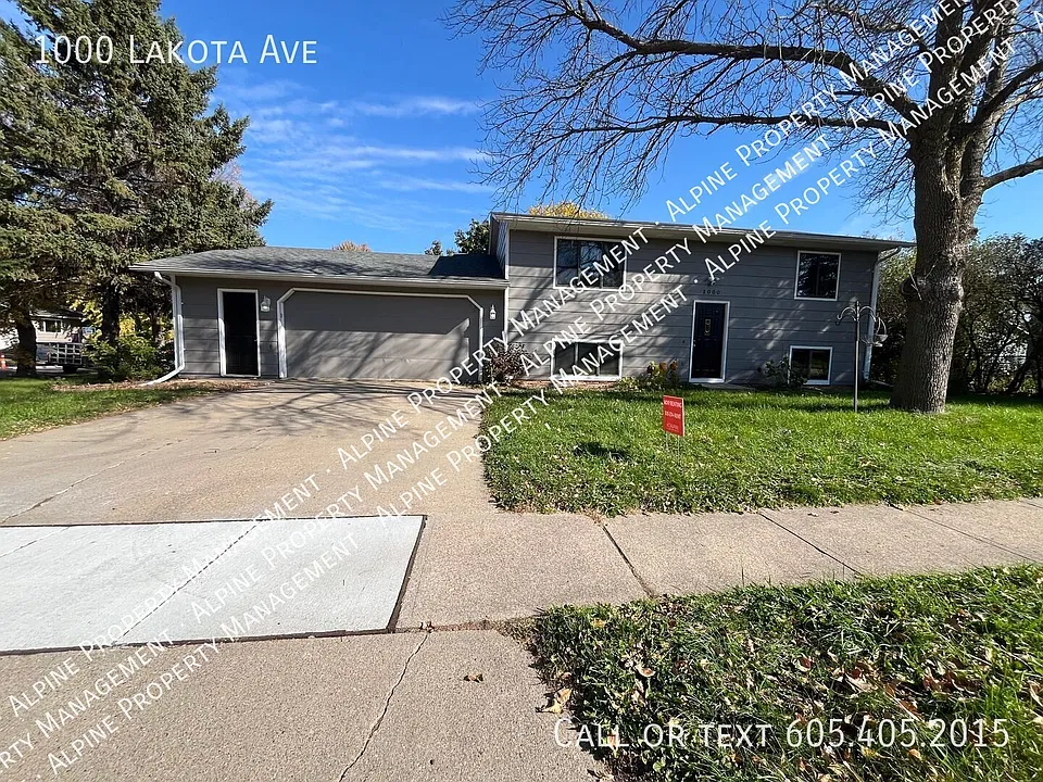 1000 S Lakota St