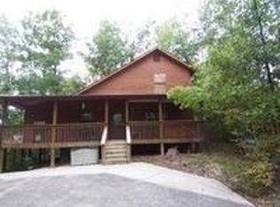 809 Lloyd Huskey Rd, Pigeon Forge, TN 37863