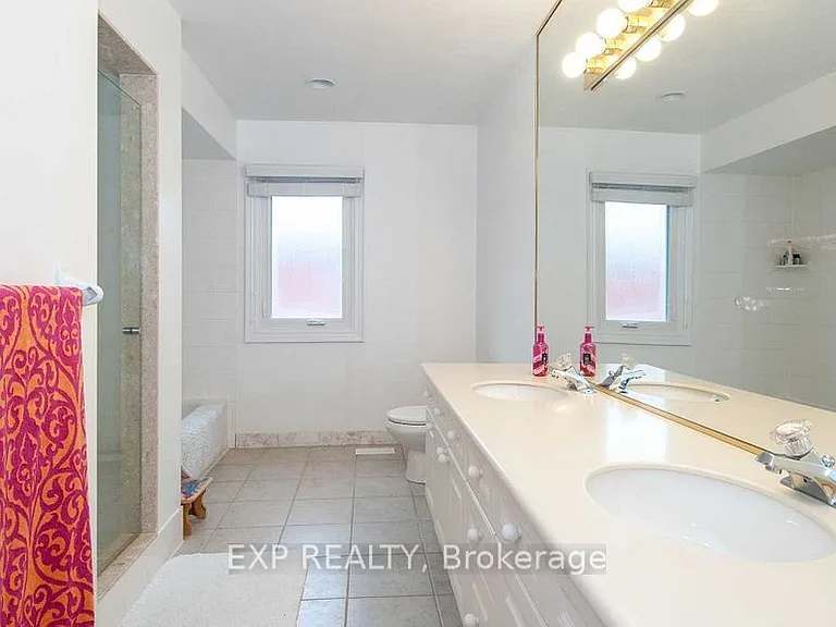 220 Viewmount Ave — Photo 33