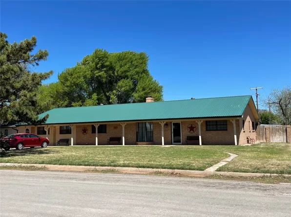 608 SE 8th St, Knox City, TX 79529