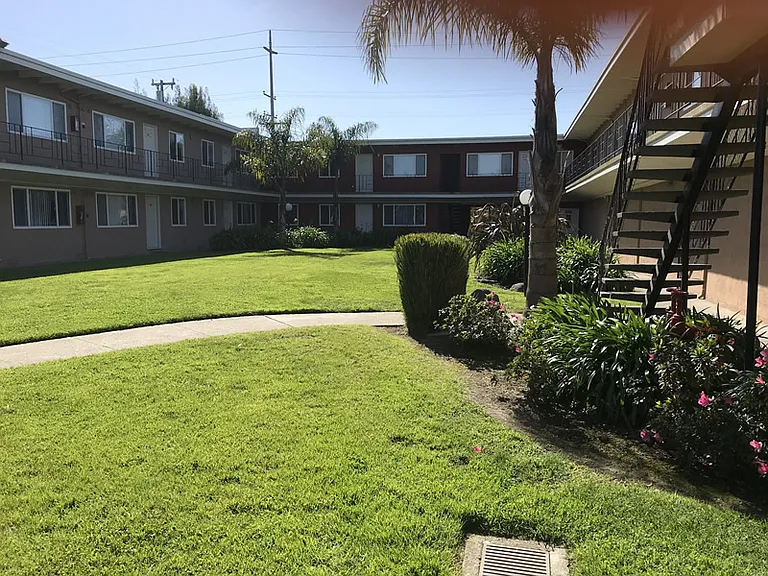 ALAMEDA PARK APARTMENTS — Photo 10