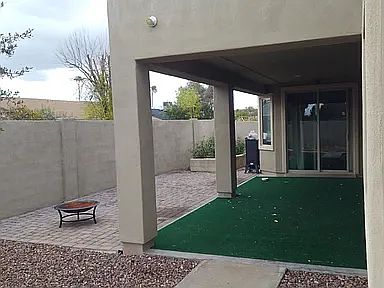 3rd image of 512 E Dunbar Dr