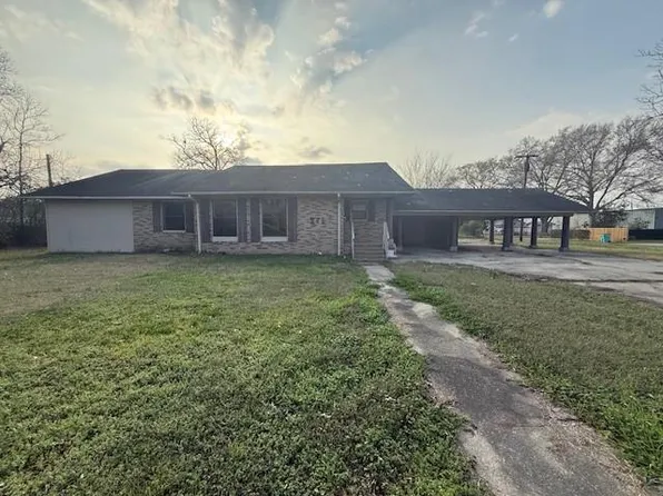 201 S 9th St, Eunice, LA 70535