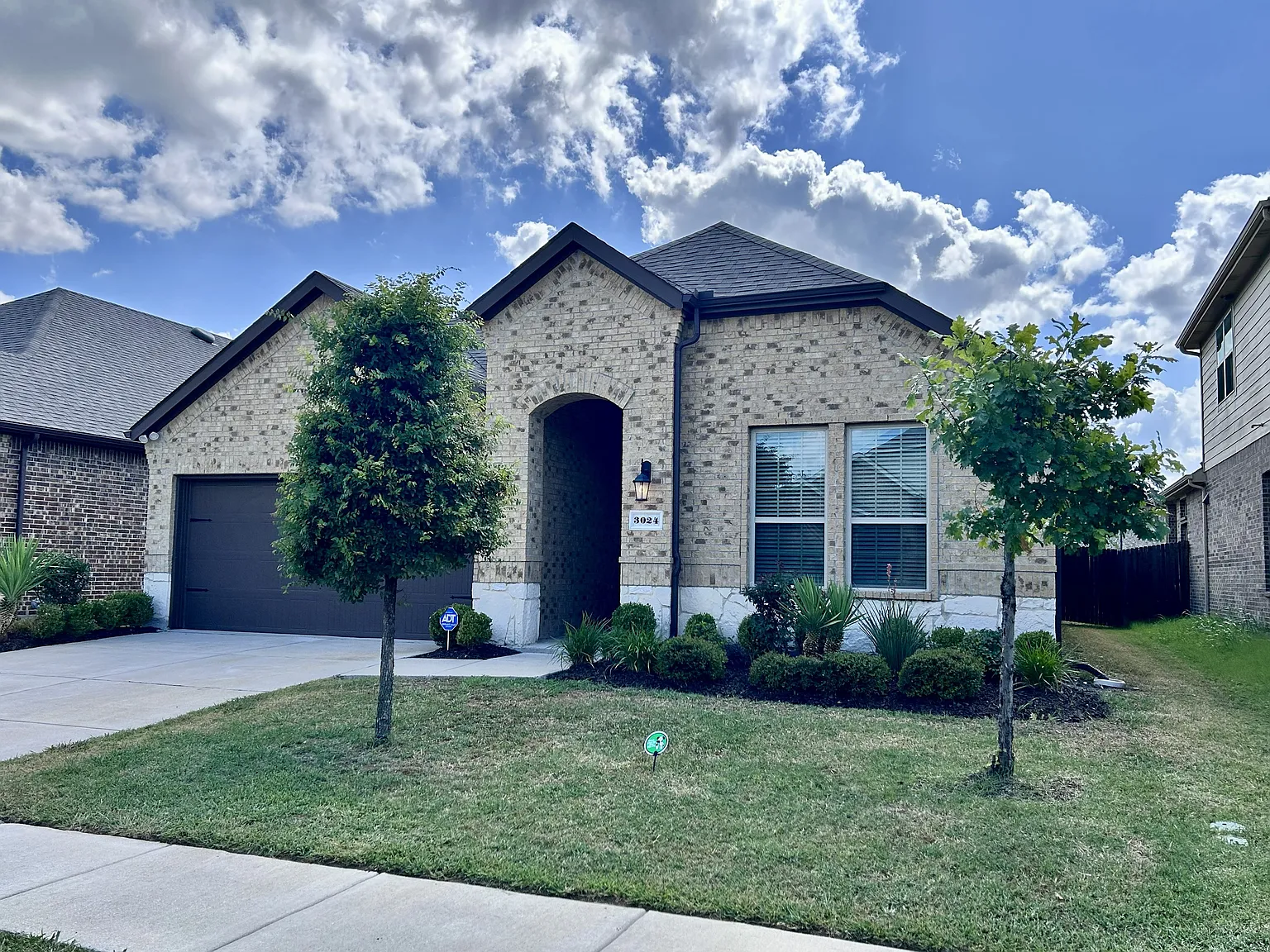 4 bed, 2157 sqft, $2,795 — Photo 1