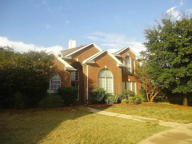 901 Carnegie Ct — Photo 1