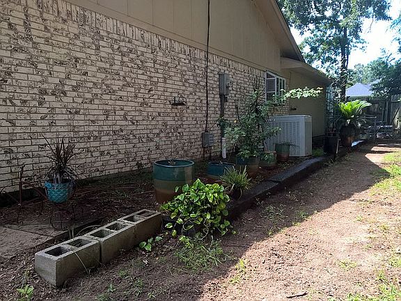 5th image of 1618 McKewen Dr