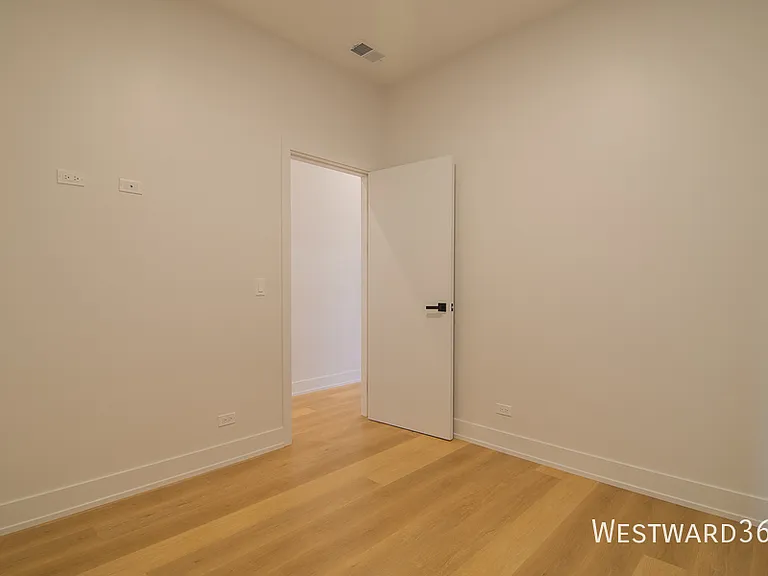 2046 W Washington Blvd #3 — Photo 9
