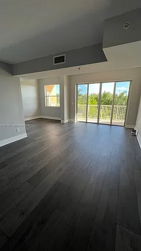 509 E Sheridan St #408 Photo 1