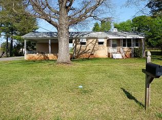 820 8th St, Gaffney, SC 29340