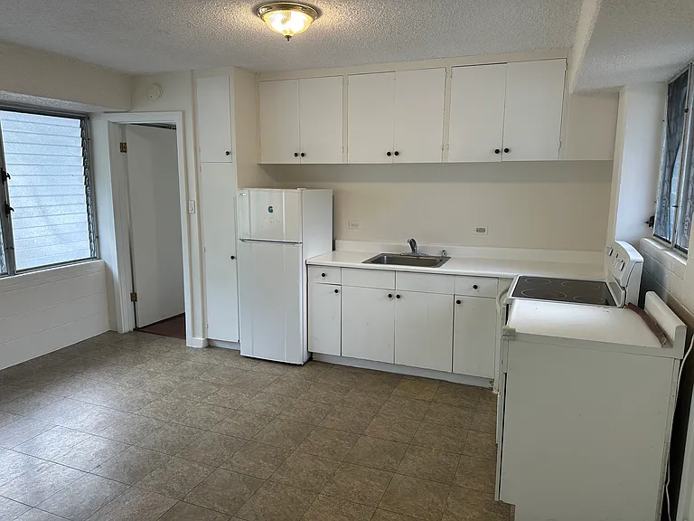 2143 Kauhana St #A — Photo 2