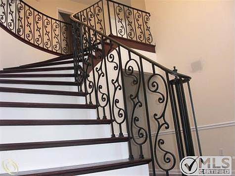 STAIRCASE 46770 DANBRIDGE