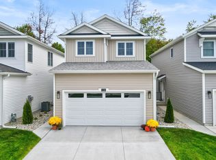 7236 Atwater Dr, Norton Shores, MI 49456