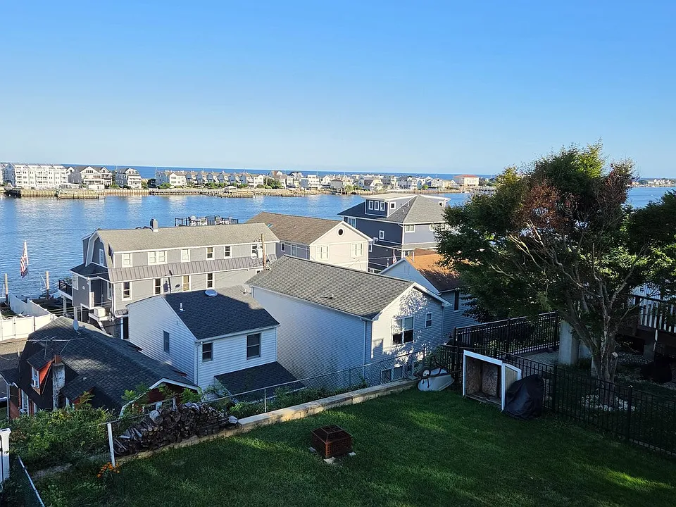 42 Oceanview Ave #1