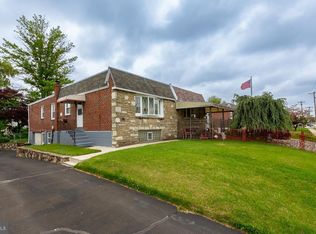 1916 Tomlinson Rd, Philadelphia, PA 19116