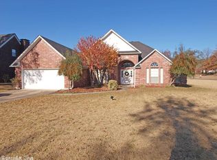 1 Cove Dr, Maumelle, AR 72113