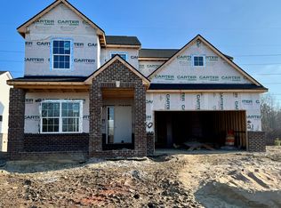 560 Pattan Dr, Wixom, MI 48393