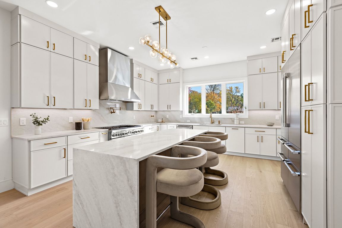 next background image