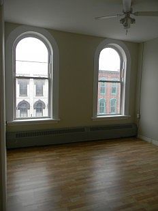 5th image of 406 George St N