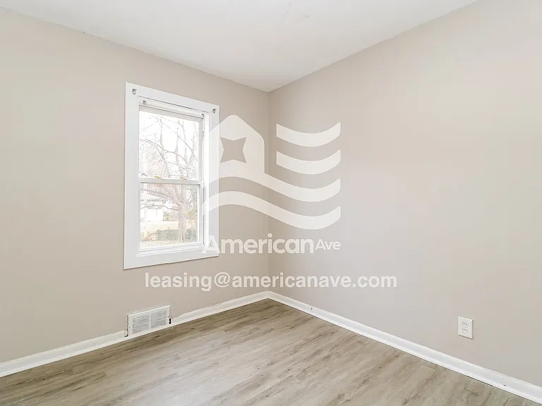 699566_007_main_bedroom_7.jpg