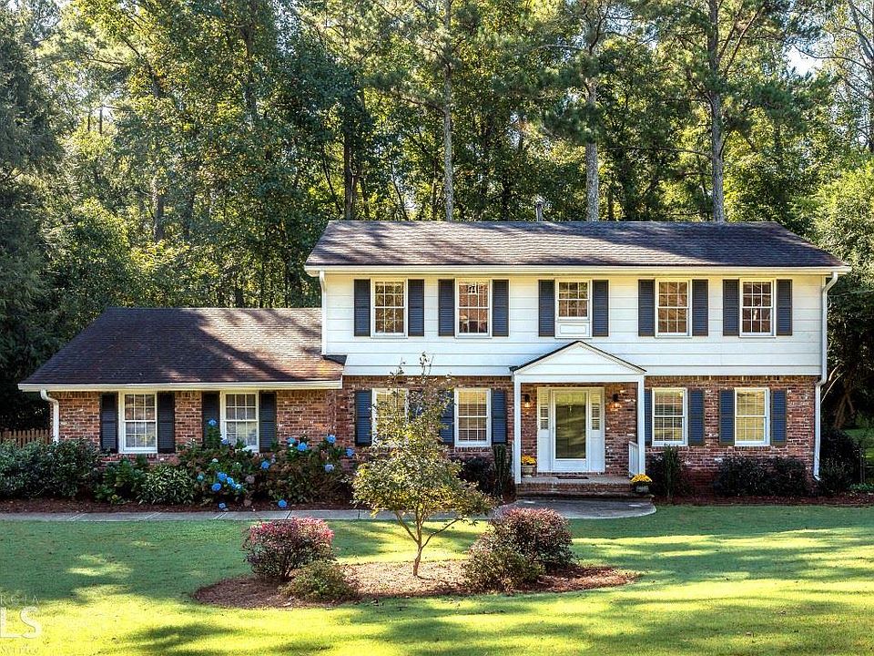 2nd image of 1323 Holly Bank Cir