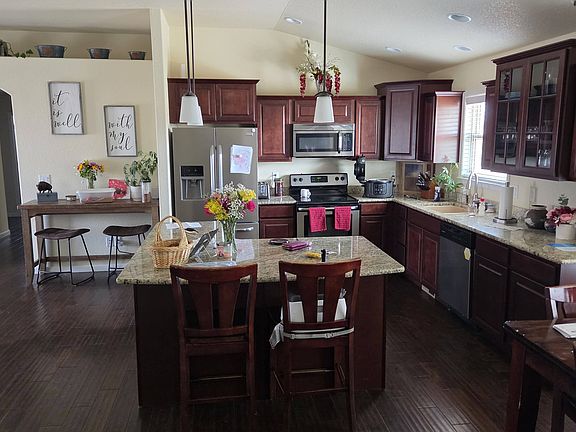 3rd image of 438 N Mitford Dr