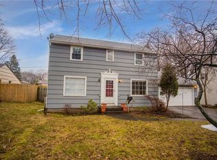 2387 Oakview Dr, Irondequoit, NY 14617