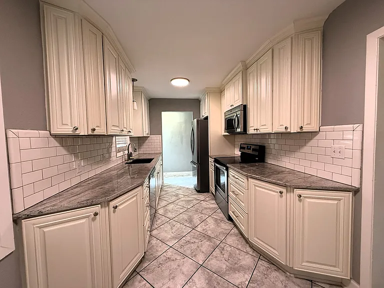 514 S Crestway St — Photo 11